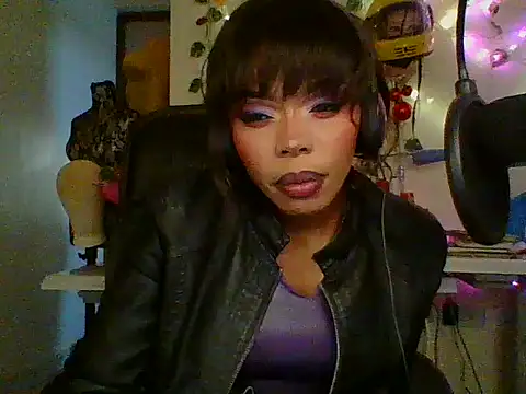 Anaconda2350 Chat XXX live