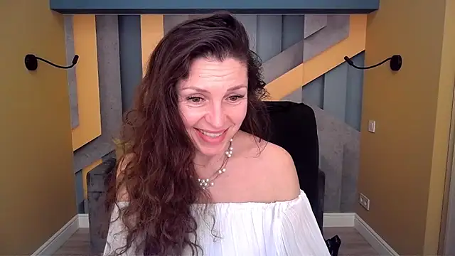 EllaLong Live XXX Chat