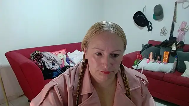 XXX chat uživo modela emperabigbootybigass