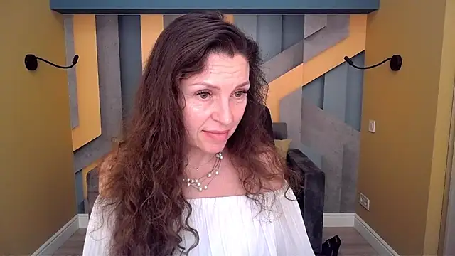 EllaLongのライブXXXチャット