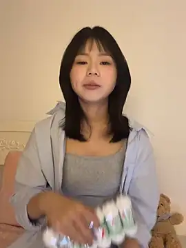 XXX chat uživo modela Nana-3