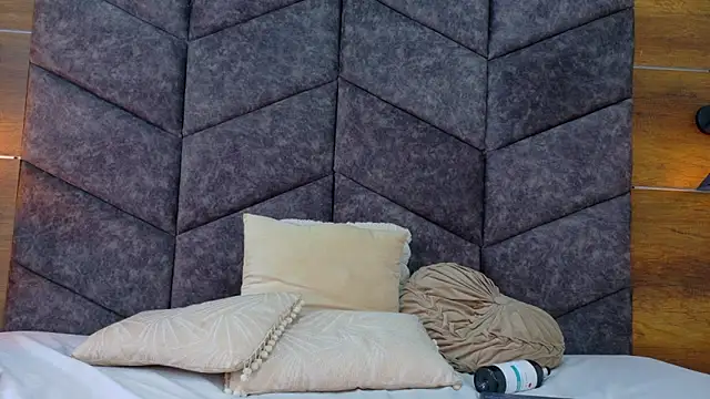 AnnieRouse__'s Live XXX Chat