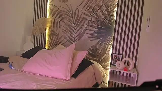 Samaantha-White Chat XXX live