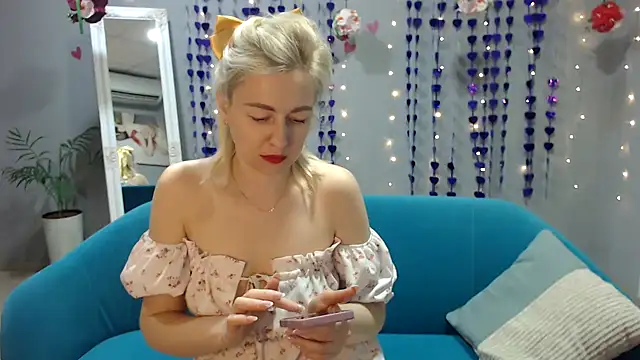 Chat +18 de Sunny_blond ao vivo