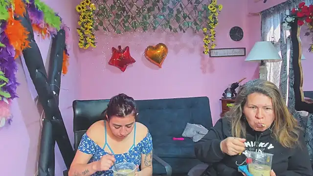 lesbiancuple Chat XXX live