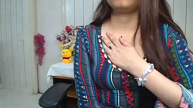 savya1 在線直播表演