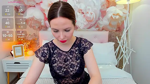 دردشة MonaRicci الجنسية المباشرة