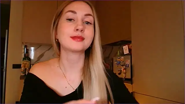 BluueSilk live XXX chat