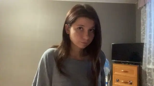 LunnaBliss: διαδικτυακό σόου στην κάμερα