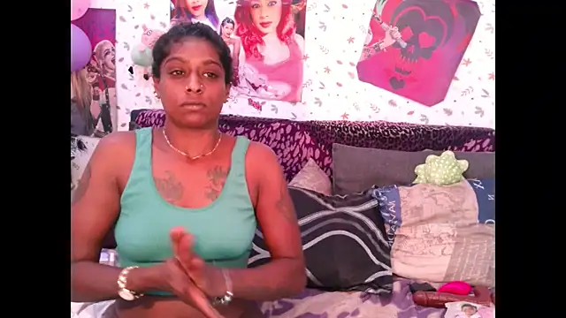 Harl3ysugar4u Adlı Modelin Canlı XXX Sohbeti