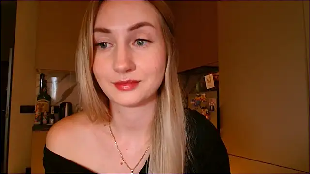 BluueSilk Adlı Modelin Canlı XXX Sohbeti