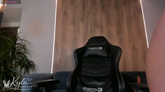 Chat +18 de KylaMorrison ao vivo