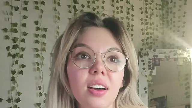 SpecterGirl élő XXX-chatje