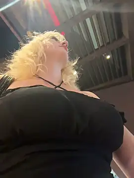 دردشة RonnieKiss الجنسية المباشرة