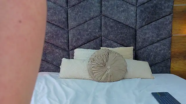 Chat +18 de AnnieRouse__ ao vivo