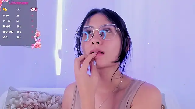 XXX chat uživo modela NayeCloud