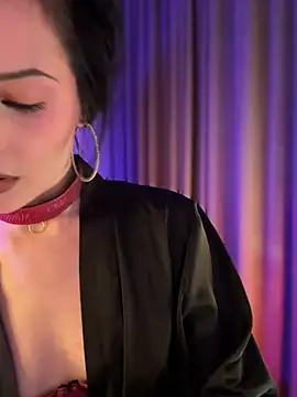 bigJuicyPussy Adlı Modelin Web Kamerası Şovu