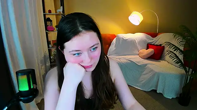 AlluringLookkのウェブカメラショー