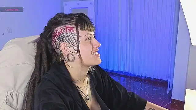 _sharlotte777 élő XXX-chatje