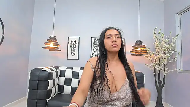 Lunaa_Abril élő XXX-chatje