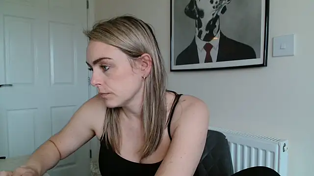 LouiseLovesFun's Live XXX Chat