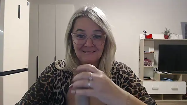 EleanoraDream: απευθείας συνομιλία ΧΧΧ