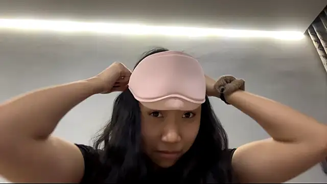 SweetMiaXO Show Webcam