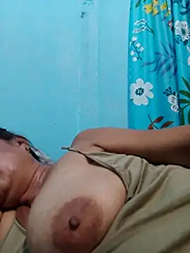 Show modela sexylizzy4u na web-kameri