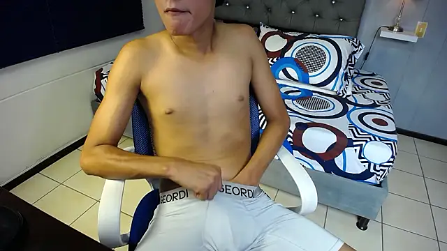 Show modela georgeowennss na web-kameri