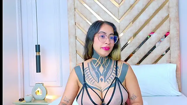 XXX chat uživo modela NicoleBlum