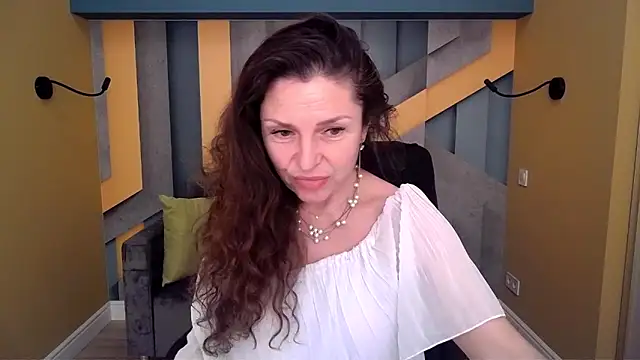 Chatroom XXX en direct de EllaLong