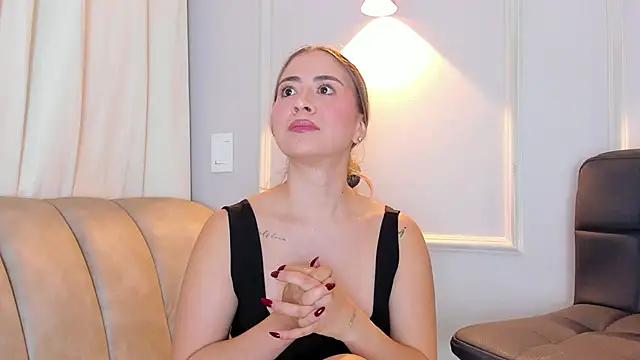 Lia_walton 现场XXX聊天