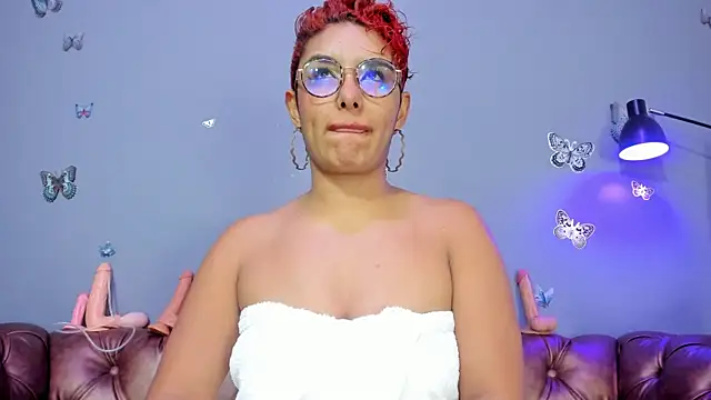 Kaira_mosse লাইভ XXX চ্যাট