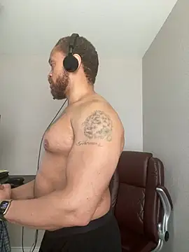 Pokazy przed kamerką – Fathero1time