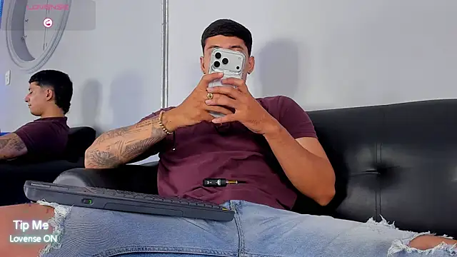 Онлайн чат XXX Damian23__