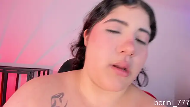 AmberiniHoffman élő XXX-chatje