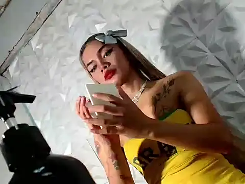 hugecockbabe Chat XXX in diretta