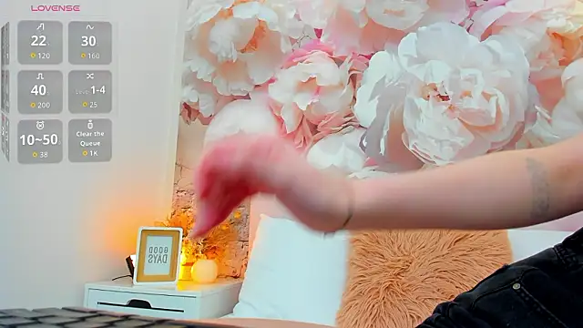 Chat +18 de MonaRicci ao vivo