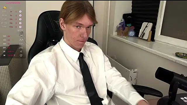 Show modela carthylovvve na web-kameri