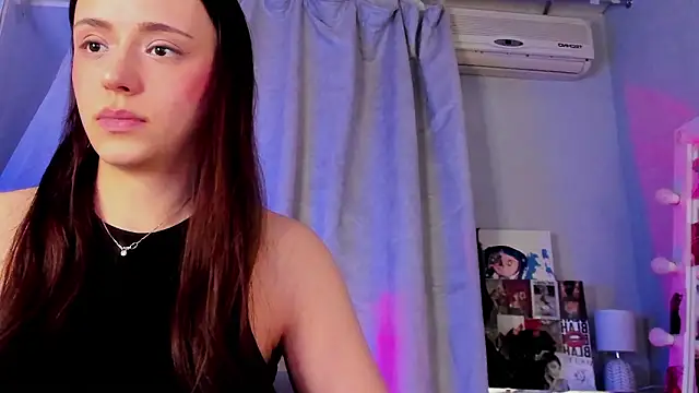 Chat XXX en directo de Sahara_Shields