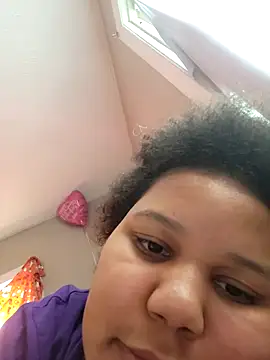 chocolate_bella Adlı Modelin Canlı XXX Sohbeti