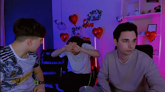 Вебкам-шоу travis_wolf_