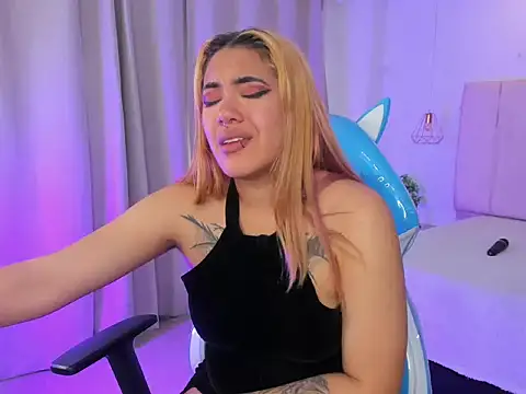 Chat XXX en directo de KloeeCavallier