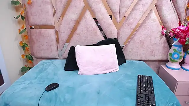 CataleyaLars20 élő XXX-chatje