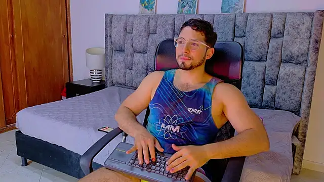 دردشة NICK_MOSS_ الجنسية المباشرة