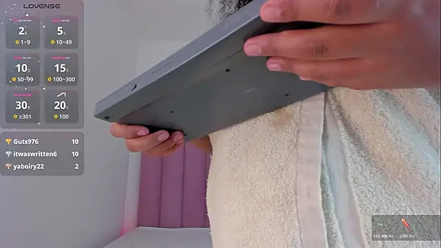 Tina_curly Adlı Modelin Canlı XXX Sohbeti