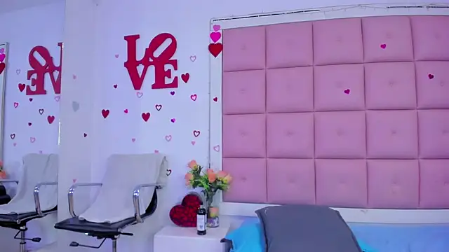 Show modela Aliss_Aron na web-kameri