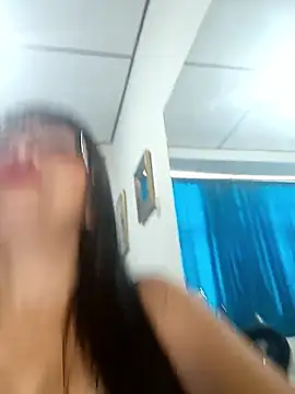 kelly_squirting Adlı Modelin Canlı XXX Sohbeti