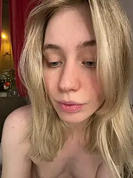 LovelyMiu élő XXX-chatje