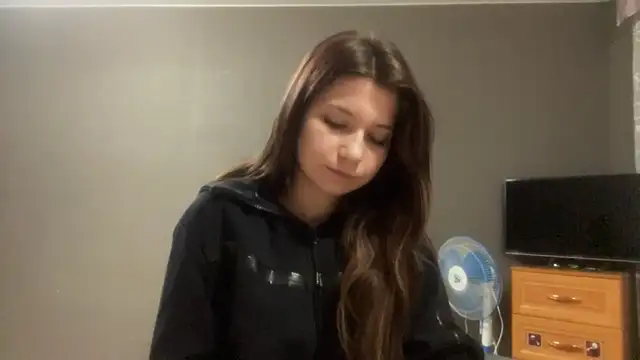 LunnaBliss Adlı Modelin Canlı XXX Sohbeti